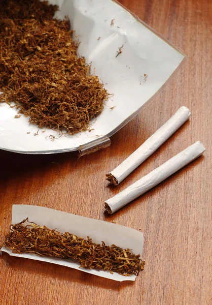 Tabac et cigarettes roulées — Photo