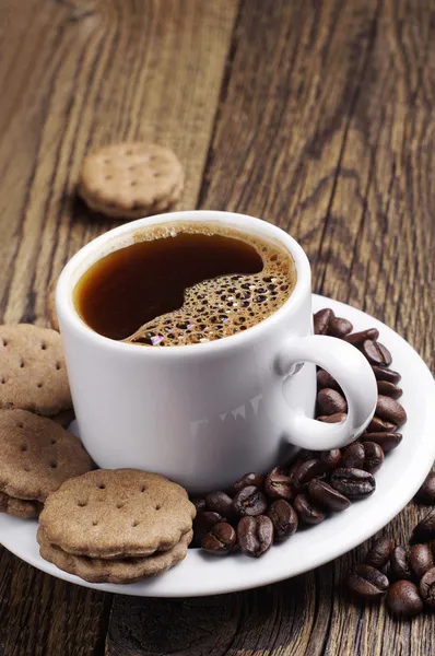 コーヒーと甘いクッキー — ストック写真