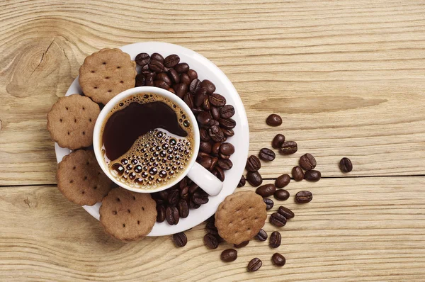 Kopp hett kaffe och choklad cookies — Stockfoto