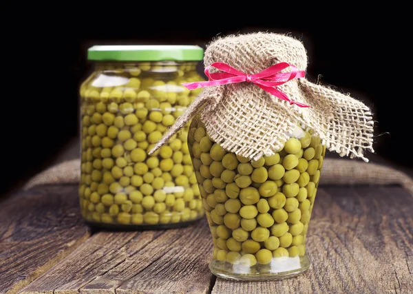 Canned green peas — Stock Photo, Image