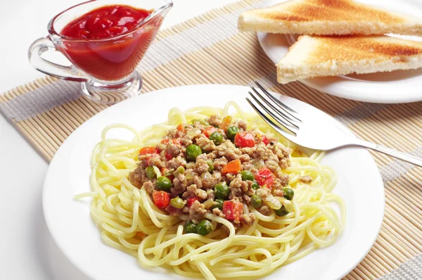 Špagety s mletým masem — Stock fotografie