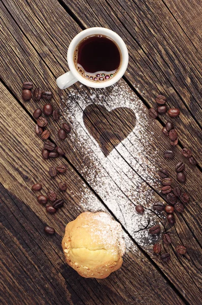 Cupcake und Tasse Kaffee — Stockfoto