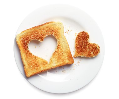 tost ekmeği ile kalp şekli kesme