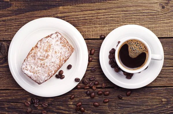 Kuchen und Kaffee — Stockfoto