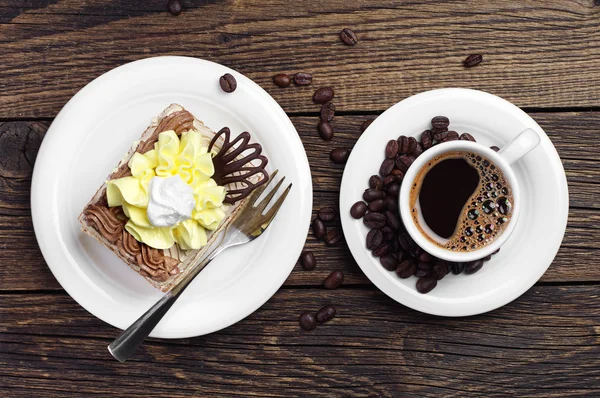 Gâteau et tasse de café — Photo