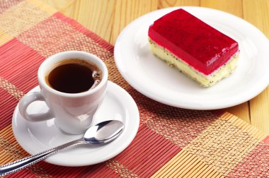 poppy ile kahve ve Çilekli pasta