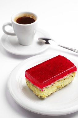 Çilekli pasta ve kahve