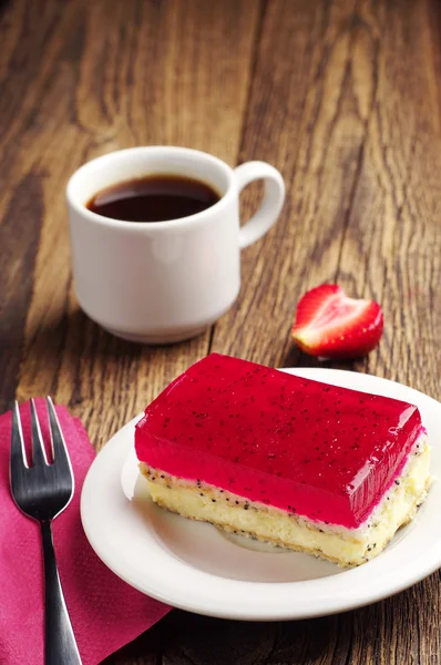 Strawberry cake and coffee — Stock Photo, Image