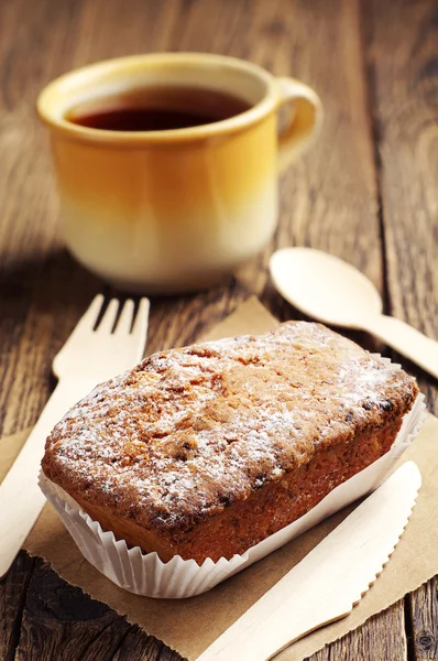 Gâteau et thé savoureux — Photo