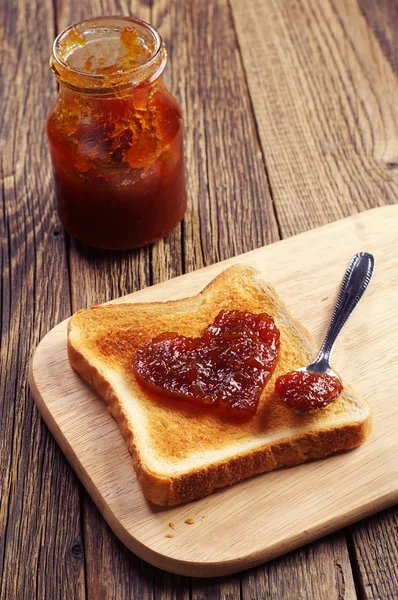 Pan tostado con mermelada — Foto de Stock