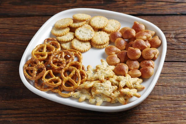 Diverse Kleine Koekjes Plaat Houten Ondergrond Close — Stockfoto