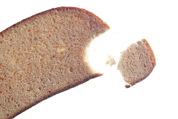 白い背景に隔離されたライ麦パンのスライス トップビュー — ストック写真