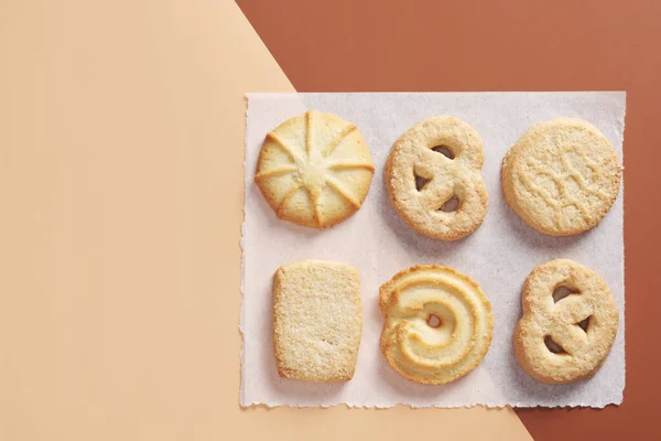 Biscuits Beurre Traditionnels Différentes Formes Sur Fond Bicolore Vue Dessus — Photo