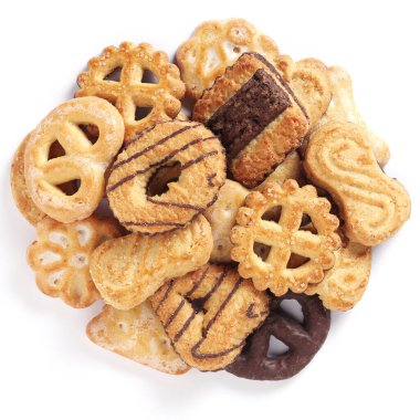 Beyaz arka planda bisküvi çerezleri, üst görünüm