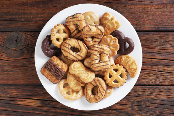 Biscuit Cookies Sortiment Placă Fundal Din Lemn Vedere Sus — Fotografie, imagine de stoc