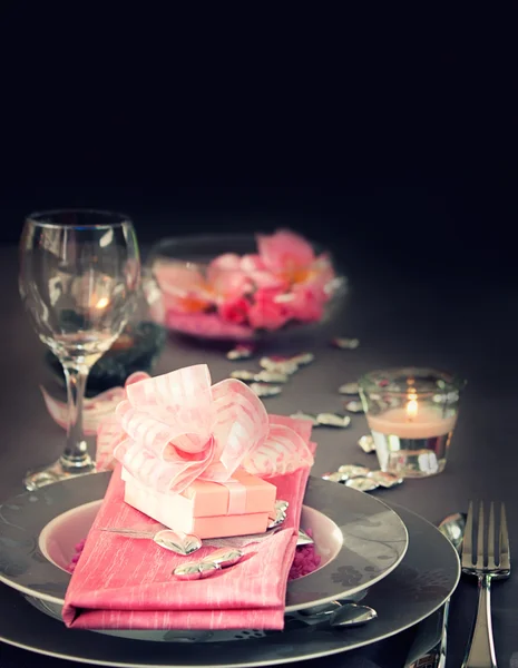 Dia dos namorados configuração de mesa romântica — Fotografia de Stock