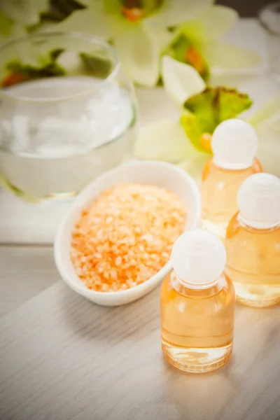 Spa setting with beauty products — Stock Photo, Image