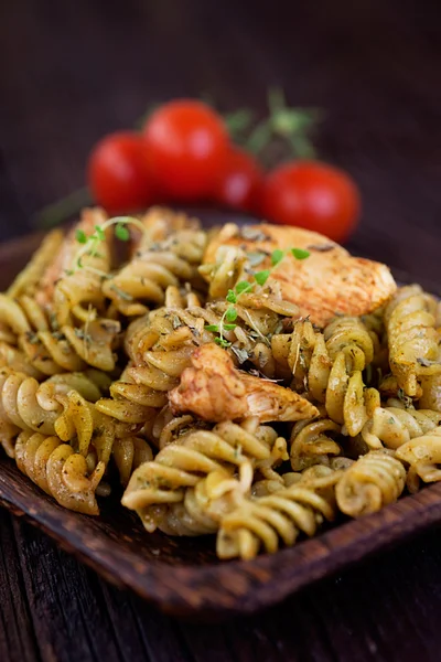 Makaron Fusilli pesto — Zdjęcie stockowe