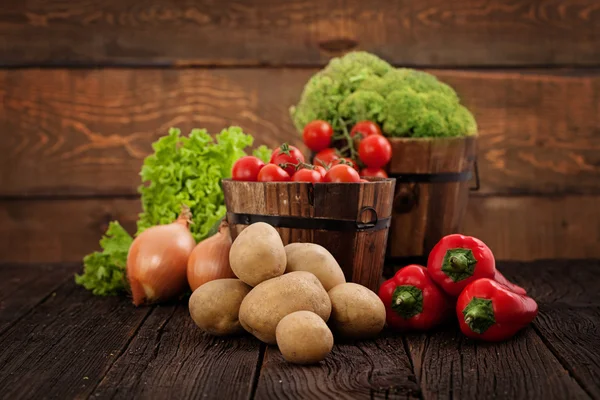 Produtos hortícolas biológicos frescos — Fotografia de Stock