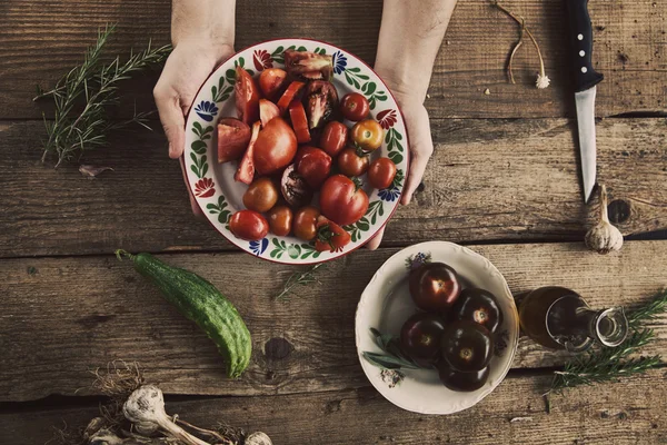 Preparing salad — Stock Photo, Image