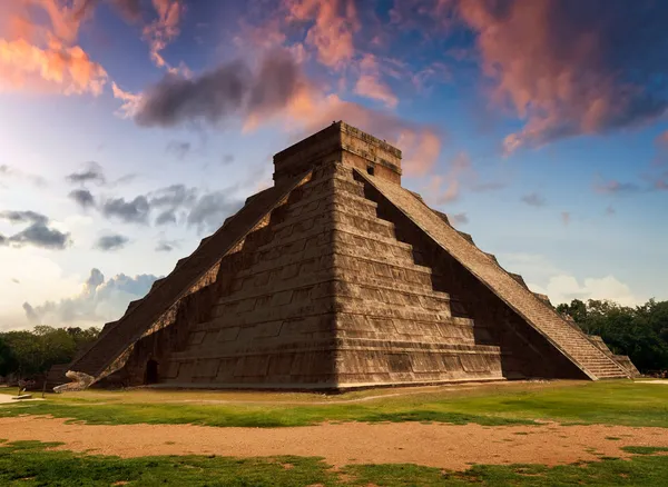 A tollas kígyó - Equinox Kukulkan piramis, Chichen Itza Jogdíjmentes Stock Képek