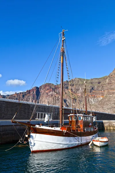 Antiguo Velero de Madera en Puerto de Santiago, Tenerife —  Fotos de Stock