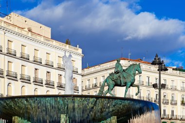 Kral Charles III, madrid Anıtı