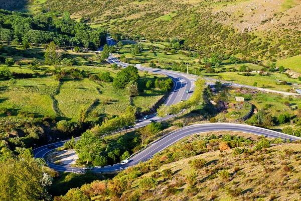 Kronkelende weg van het platteland — Stockfoto