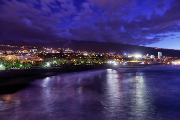 Puerto de la cruz v noci — Stock fotografie