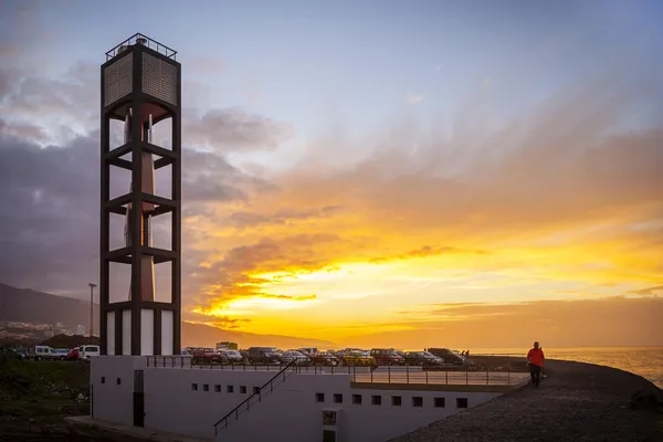 Puerto de la cruz moderne vuurtoren — Stockfoto