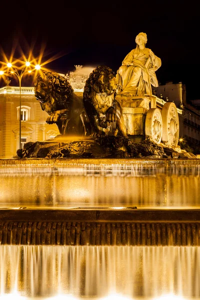 Fontaine de Cibeles la nuit — Photo