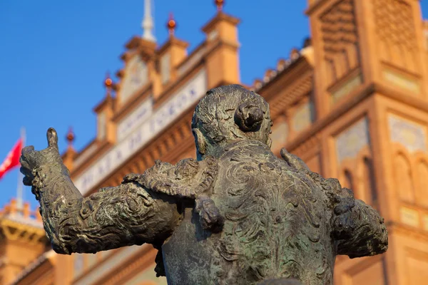 Stierkampfskulptur in Las Ventas Stierkampfarena in Madrid — Stockfoto