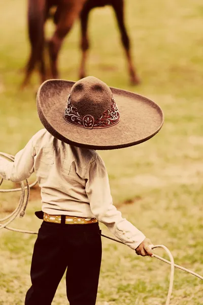 Pequeno cowboy mexicano — Fotografia de Stock