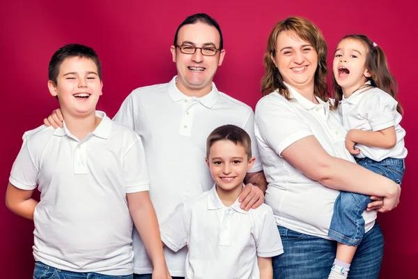 Cinco membros da família Sorrindo — Fotografia de Stock