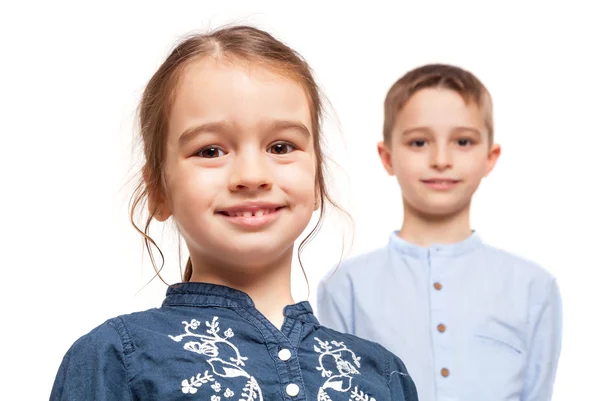 Dois irmãos sorrindo — Fotografia de Stock