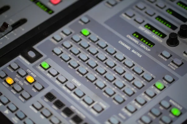 Audio mixer tabel close-up — Stockfoto