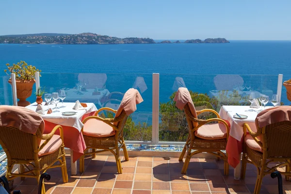 Restaurant met uitzicht op zee — Stockfoto