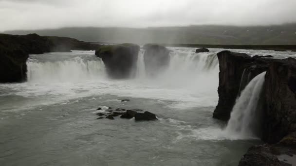 Islandský vodopád — Stock video