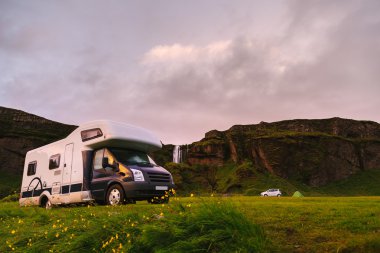 doğal bir İzlandalı kamp mobil ev