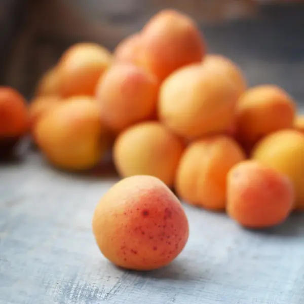 Fresh apricot on wooden box — Stock Photo, Image
