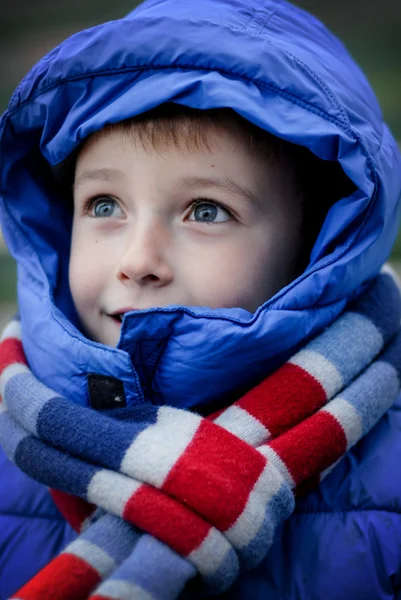 Porträt eines kleinen Jungen — Stockfoto