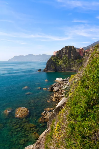 Linia brzegowa w manarola, cinque terre, Włochy — Zdjęcie stockowe