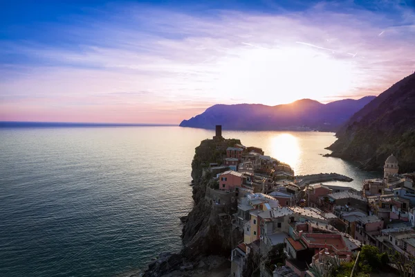 Vernazza před západem slunce, cinque terre, Itálie — Stock fotografie