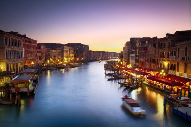 Canale grande alacakaranlıkta ile canlı gök, Venedik, İtalya
