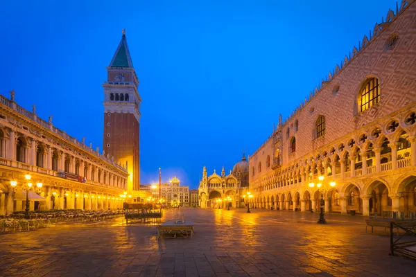 Piazza san marco v svítání, Benátky, Itálie — Stock fotografie