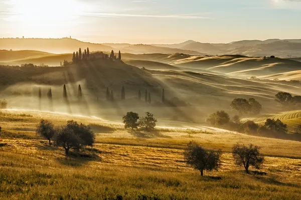 Ferme en Val d'Orcia après le coucher du soleil, Toscane, Italie — Photo