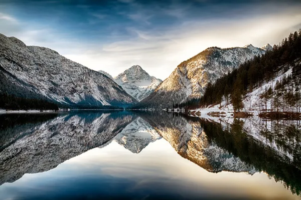 Riflessione a Plansee (Plan Lake), Alpi, Austria — Foto Stock