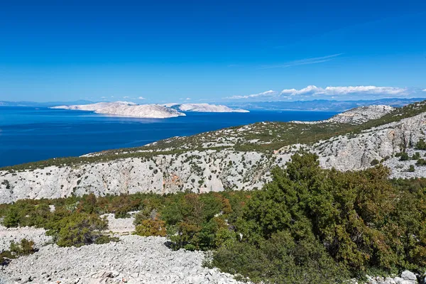 Adriatische zee en het eiland krk, Kroatië — Stockfoto