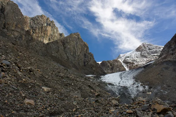 Hegyi táj. gleccser kis actru. Mount Altaj. — Stock Fotó