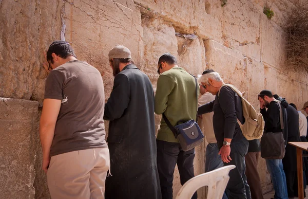 Kudüs'teki ağlama duvarı namazı